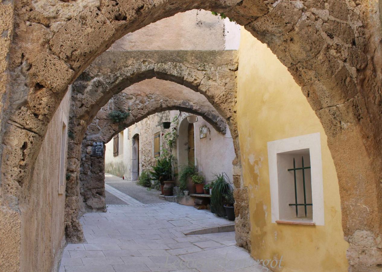 Villa Les Arcades Villecroze Exterior foto