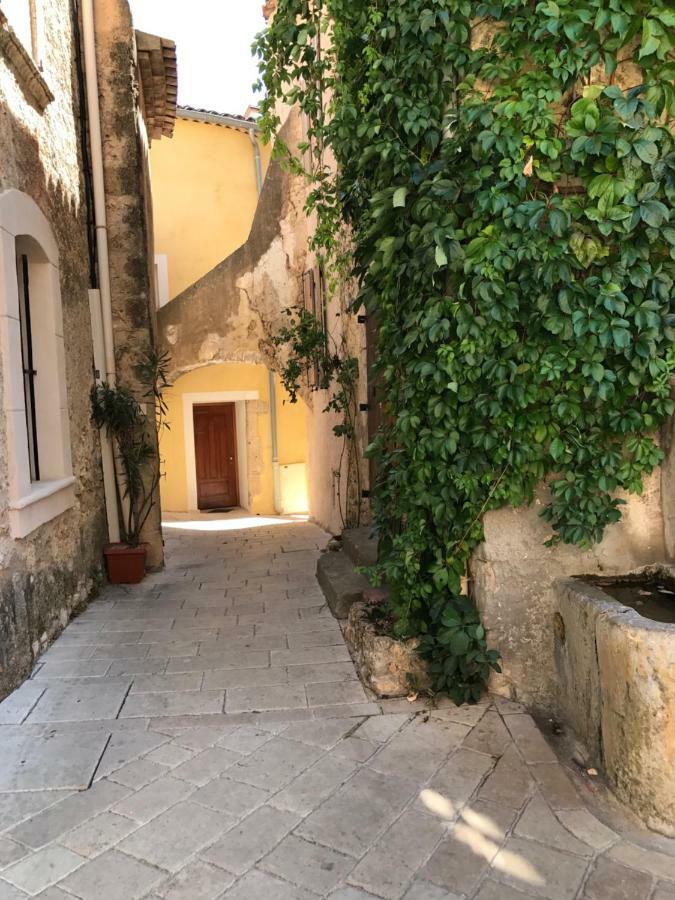 Villa Les Arcades Villecroze Exterior foto